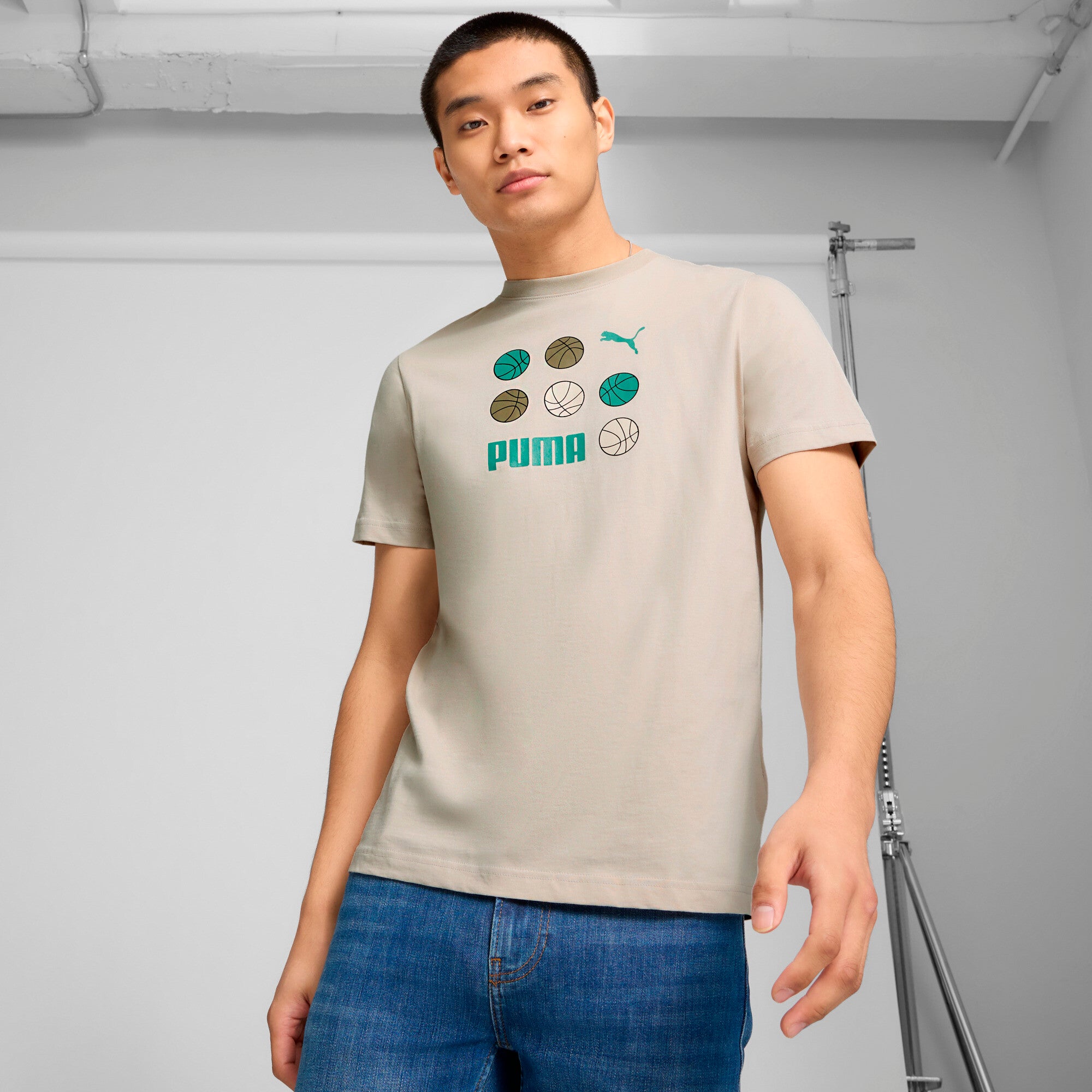 PUMA GRAPHICS BBall Men's T-Shirt in Beige, Size S