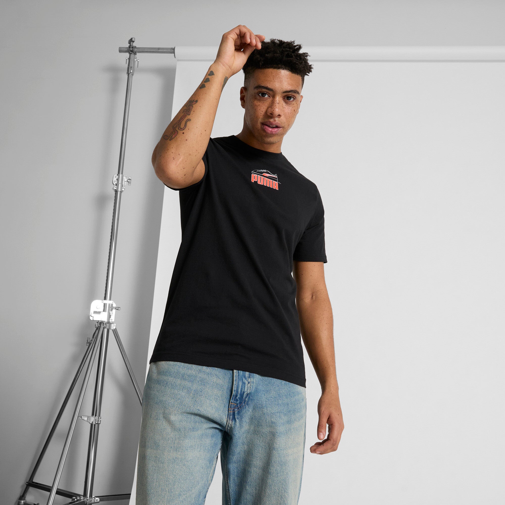 PUMA GRAPHICS Shoe Men's T-Shirt in Black, Size S