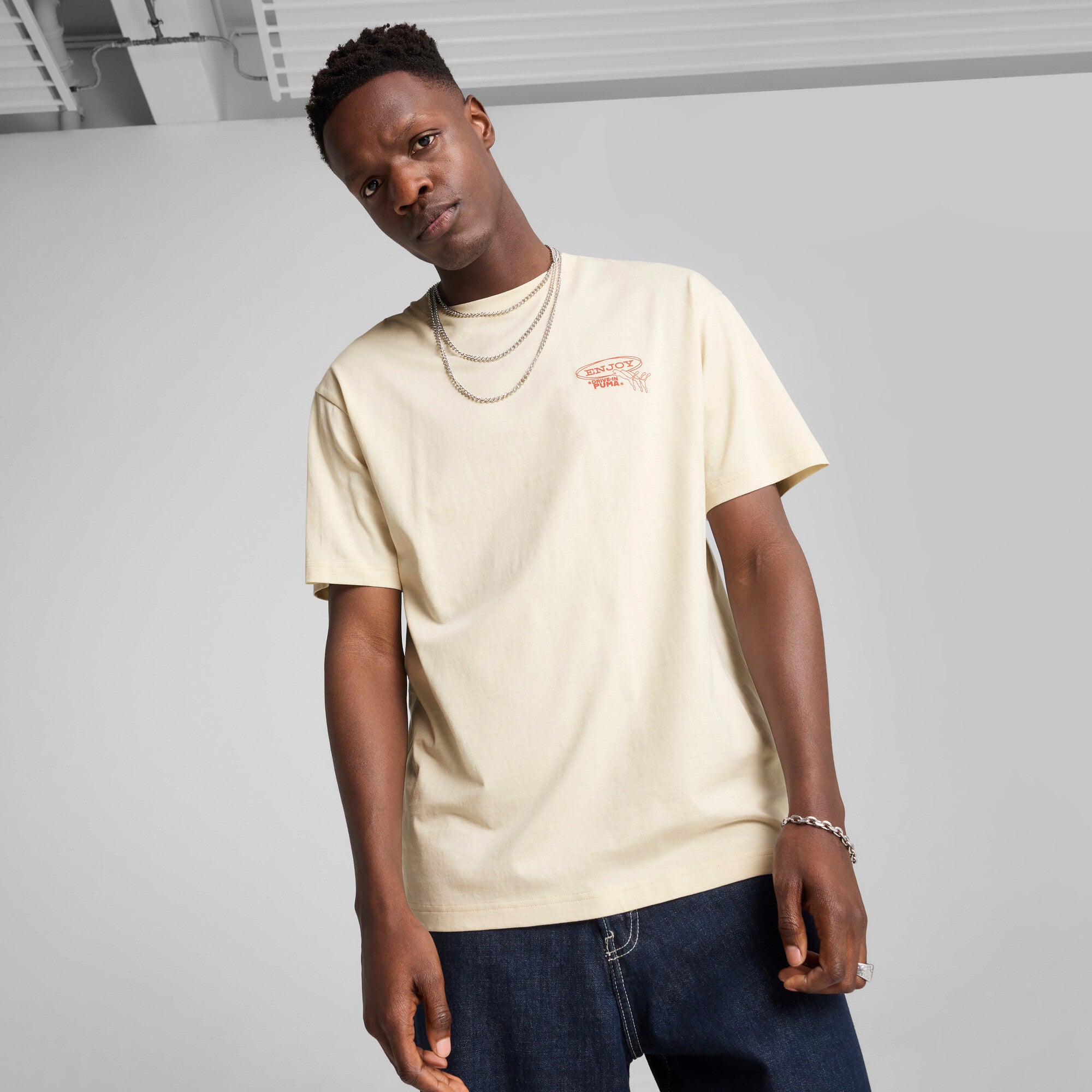 PUMA GRAPHICS Drive-In Men's Relaxed T-Shirt in White, Size XL