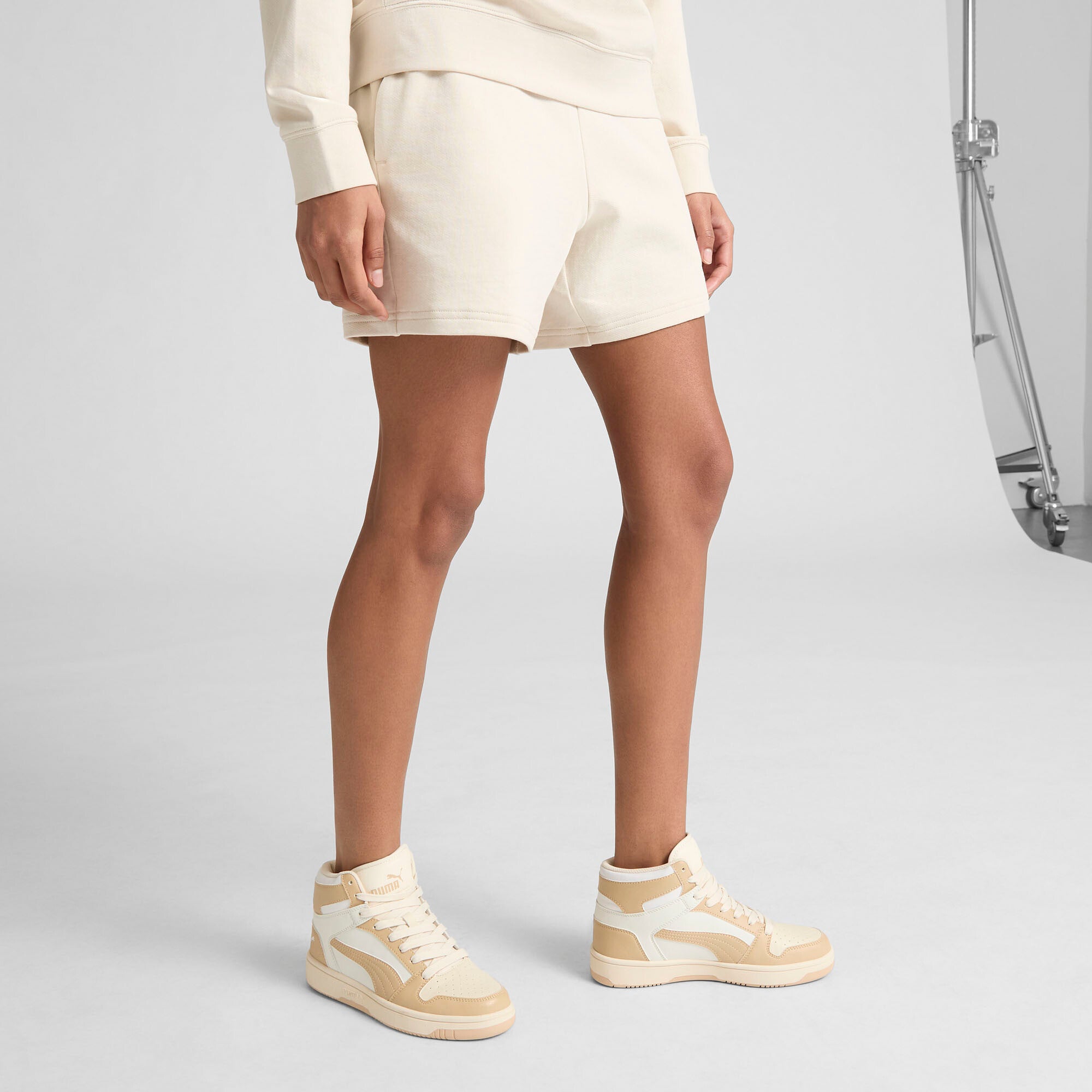 PUMA Essentials Elevated Women's 5" Mid-Rise Shorts in White, Size XXL