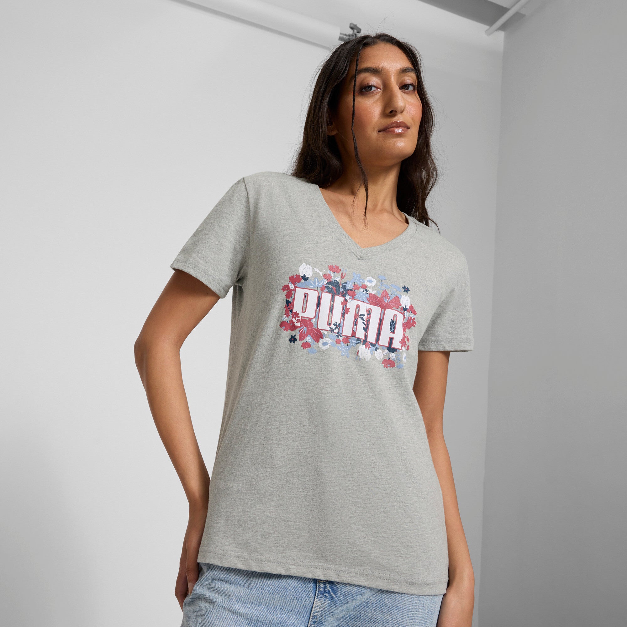 PUMA GRAPHICS Floral Women's T-Shirt in Grey, Size XL